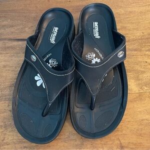 AeroSoft Black Flip Flop Sandal - Size 10